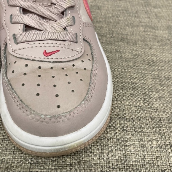 Nike Kids Air Force 1 Low Sneakers size 10c play for regular wear - Picture 6 of 7